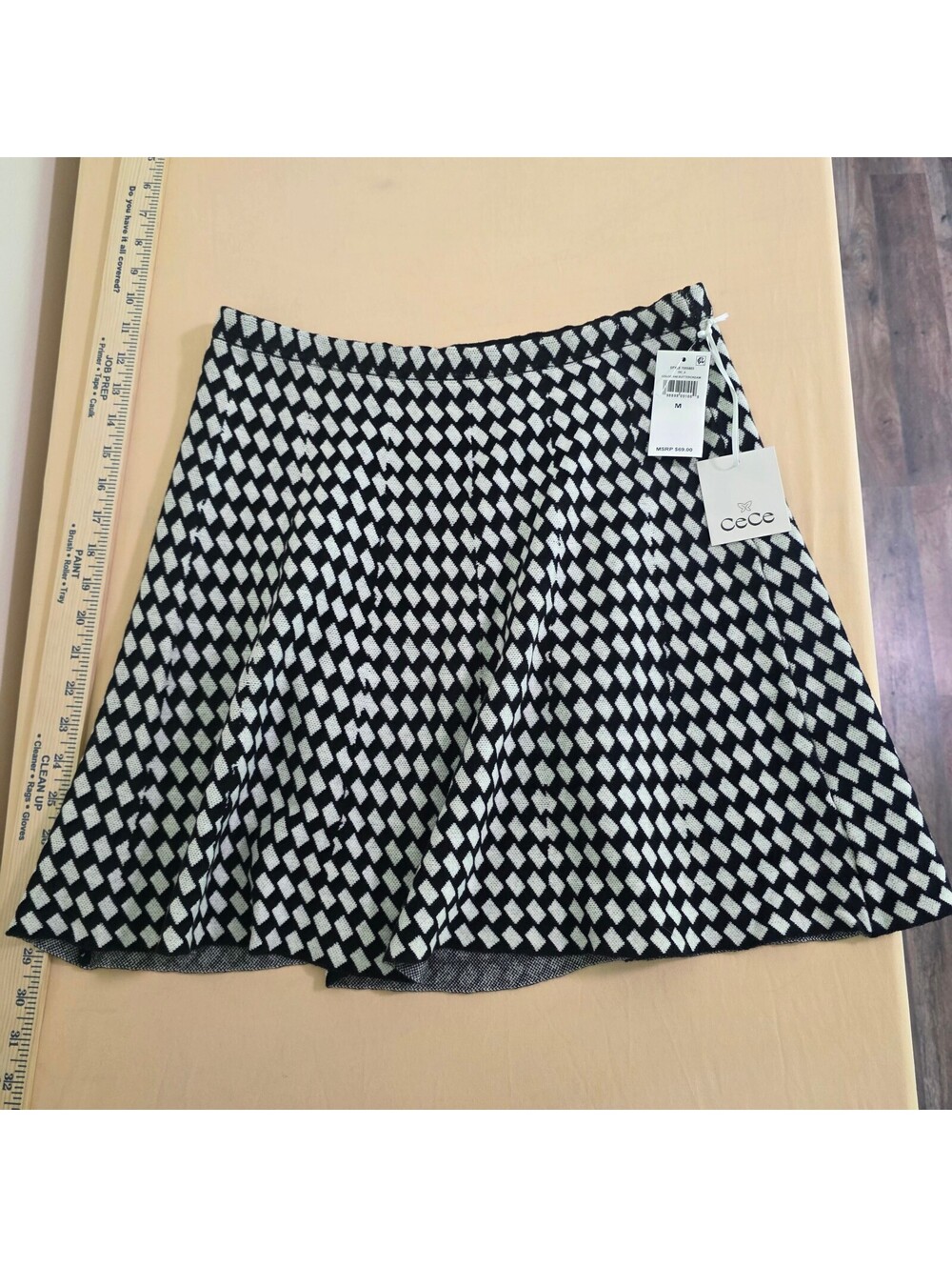CeCe A-Line womens Geometric Diamond Knit Skirt black white